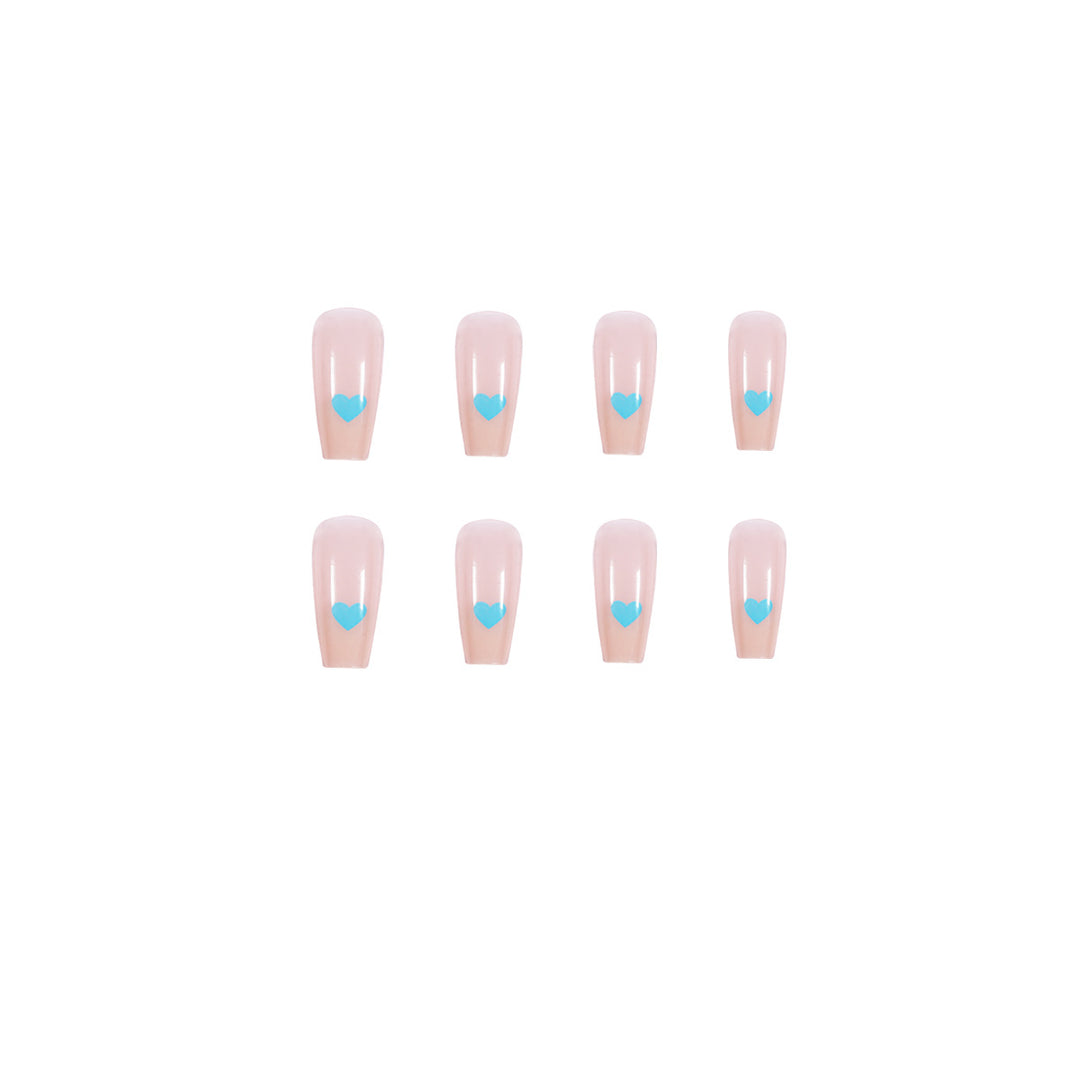 Artful nail art with heart motifs Kalsten