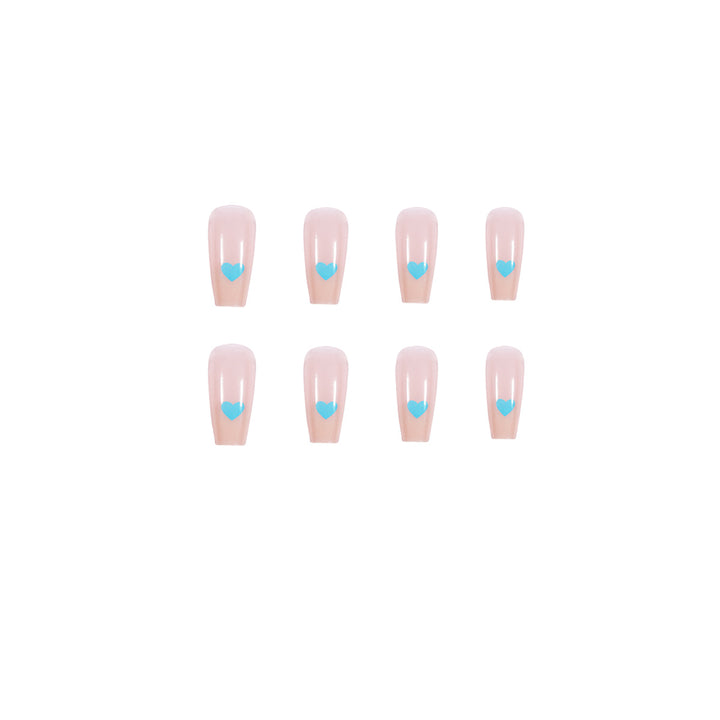 Artful nail art with heart motifs Kalsten