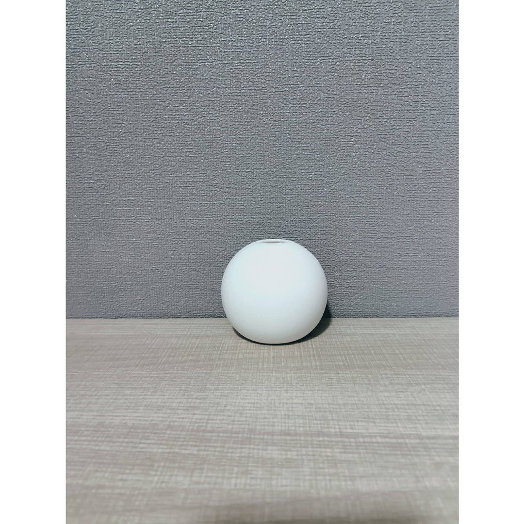 Minimalist Ceramic Sphere Planter Kalsten