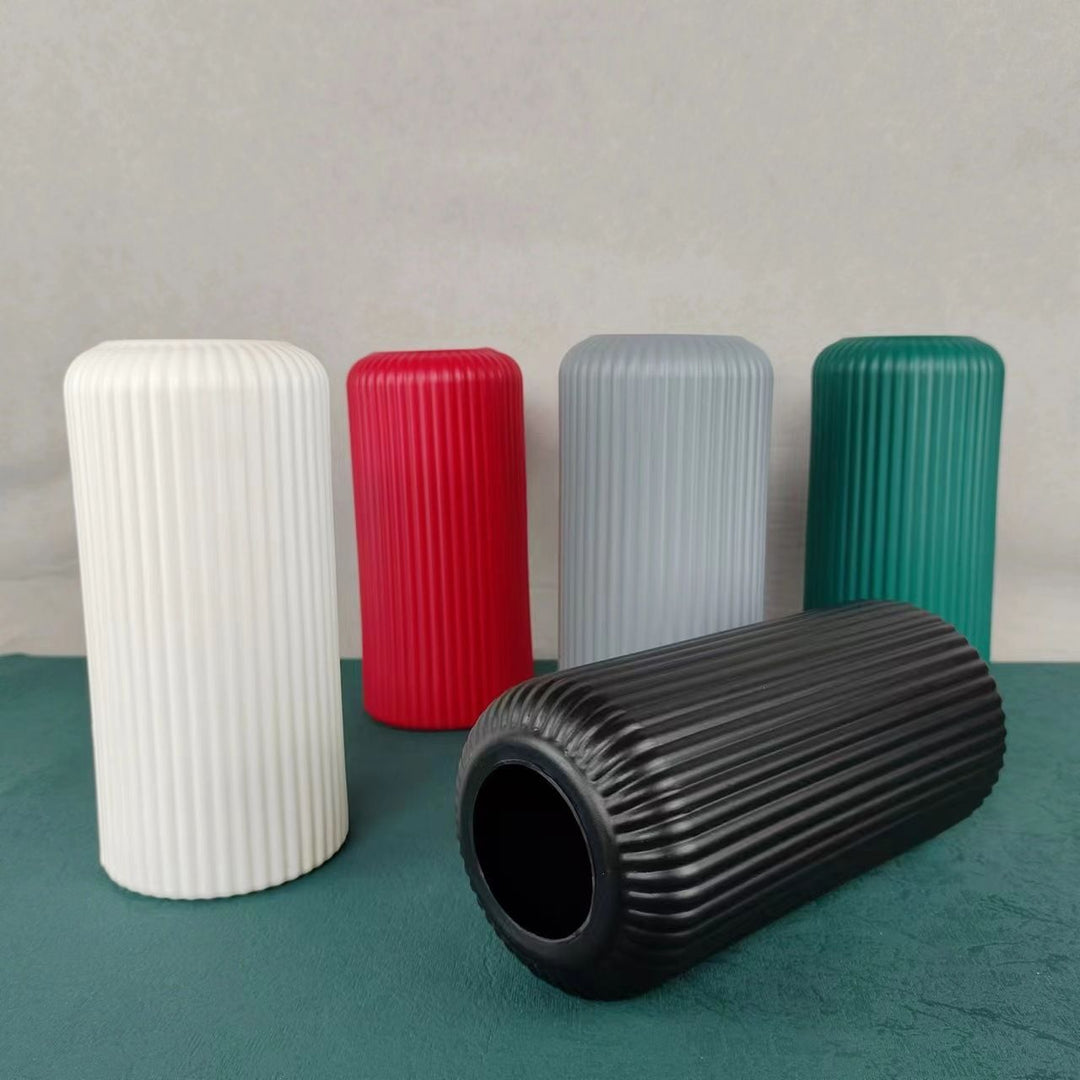 Modern Ribbed Ceramic Vase Kalsten