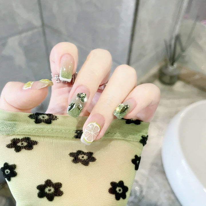 Artificial nail set with elegant crystal embellishments Kalsten