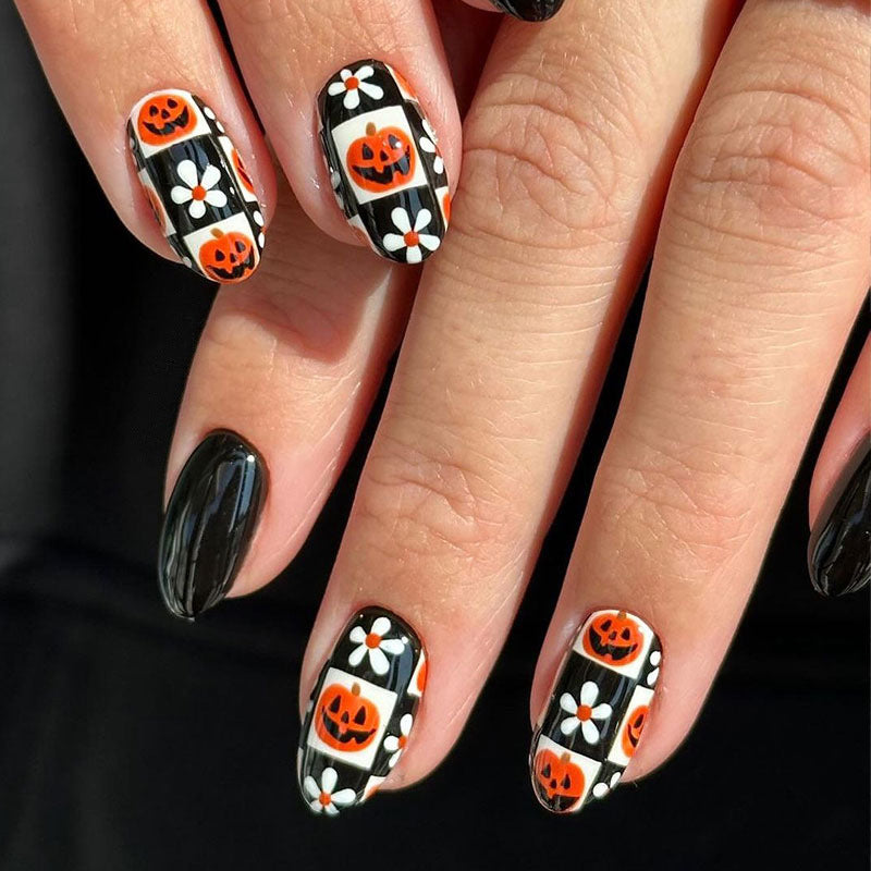 Halloween Themed Nail Art