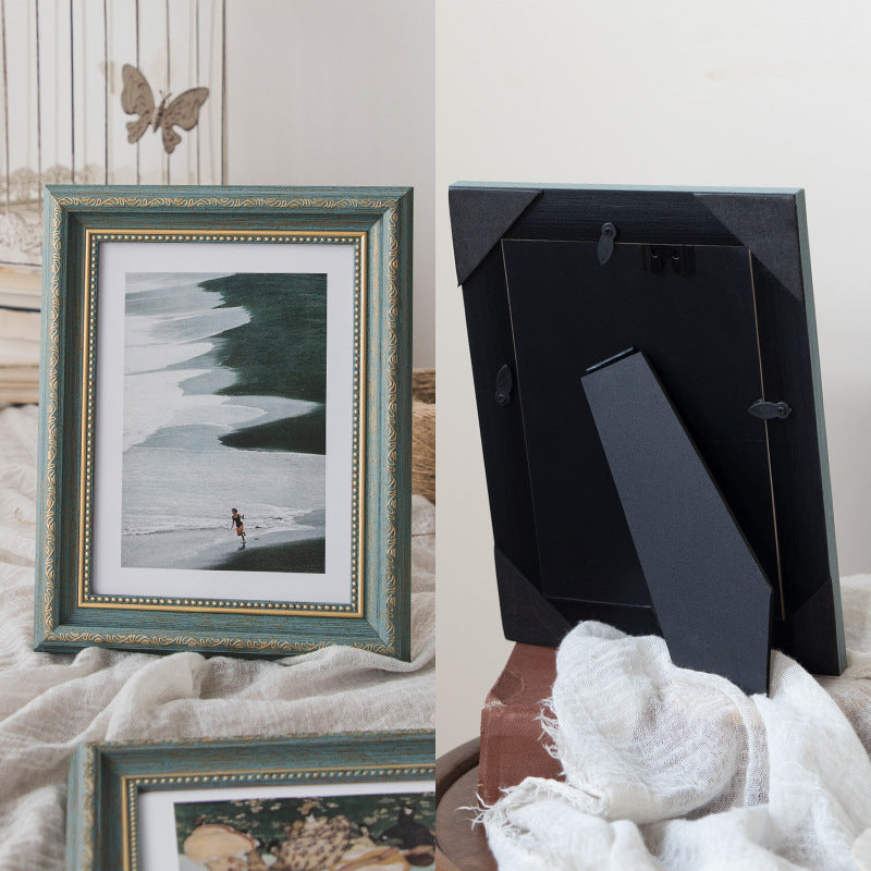 Vintage-Inspired Ornate Photo Frame