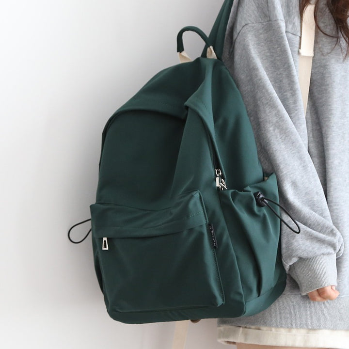 Practical backpack with innovative closure system Kalsten
