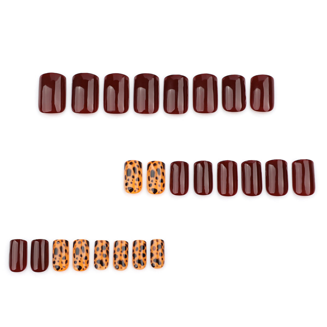 Artful nail art with animal leopard design Kalsten