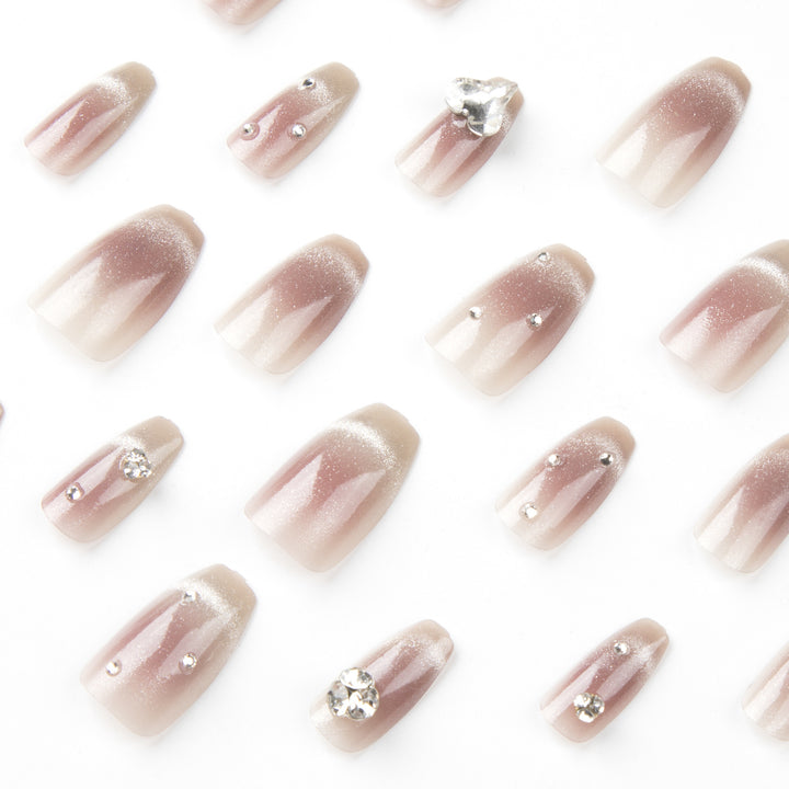 Glittering Nail Art Kalsten