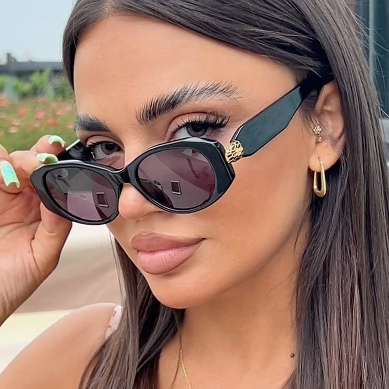 Women elegant sunglasses with stylish contours Kalsten
