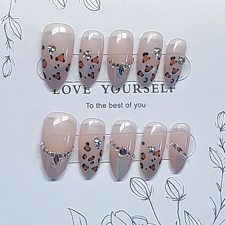 Unique Articulated Press-On Nail Set Kalsten
