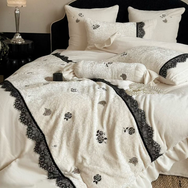Reversible microfleece and velvet bedding set with rose embroidery and lace appliqué