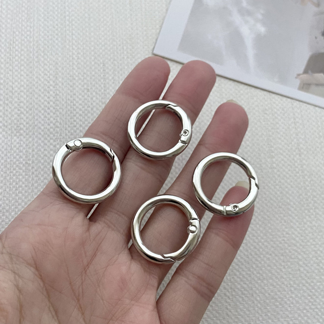 Versatile Circular Keyring Kalsten