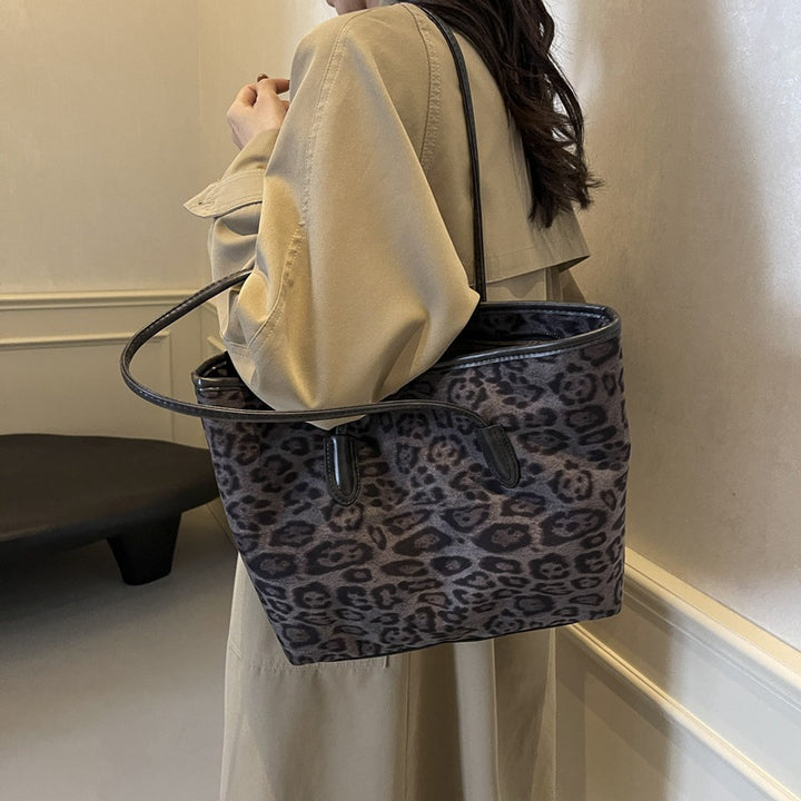 Stylish Leopard Print Tote Bag
