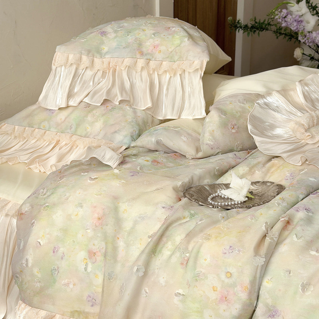 Bedding set in vintage romantic style with ruffled frill and cotton satin