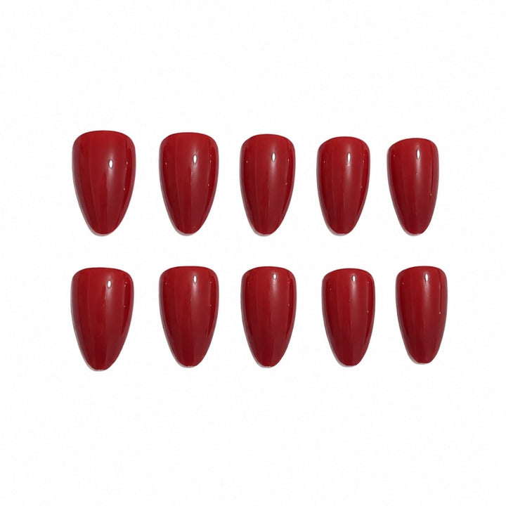 Artificial nails in elegant stiletto design Kalsten