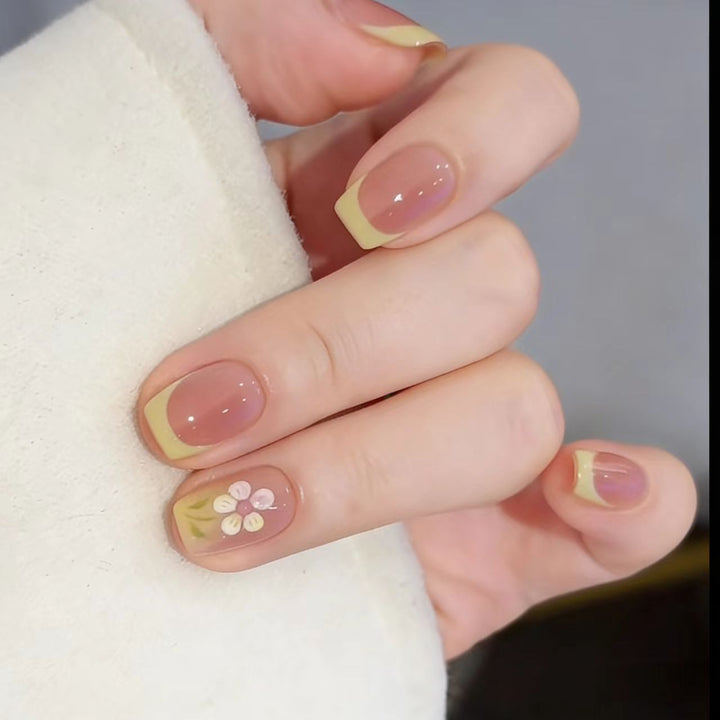 Decorative Floral Nail Art Extensions