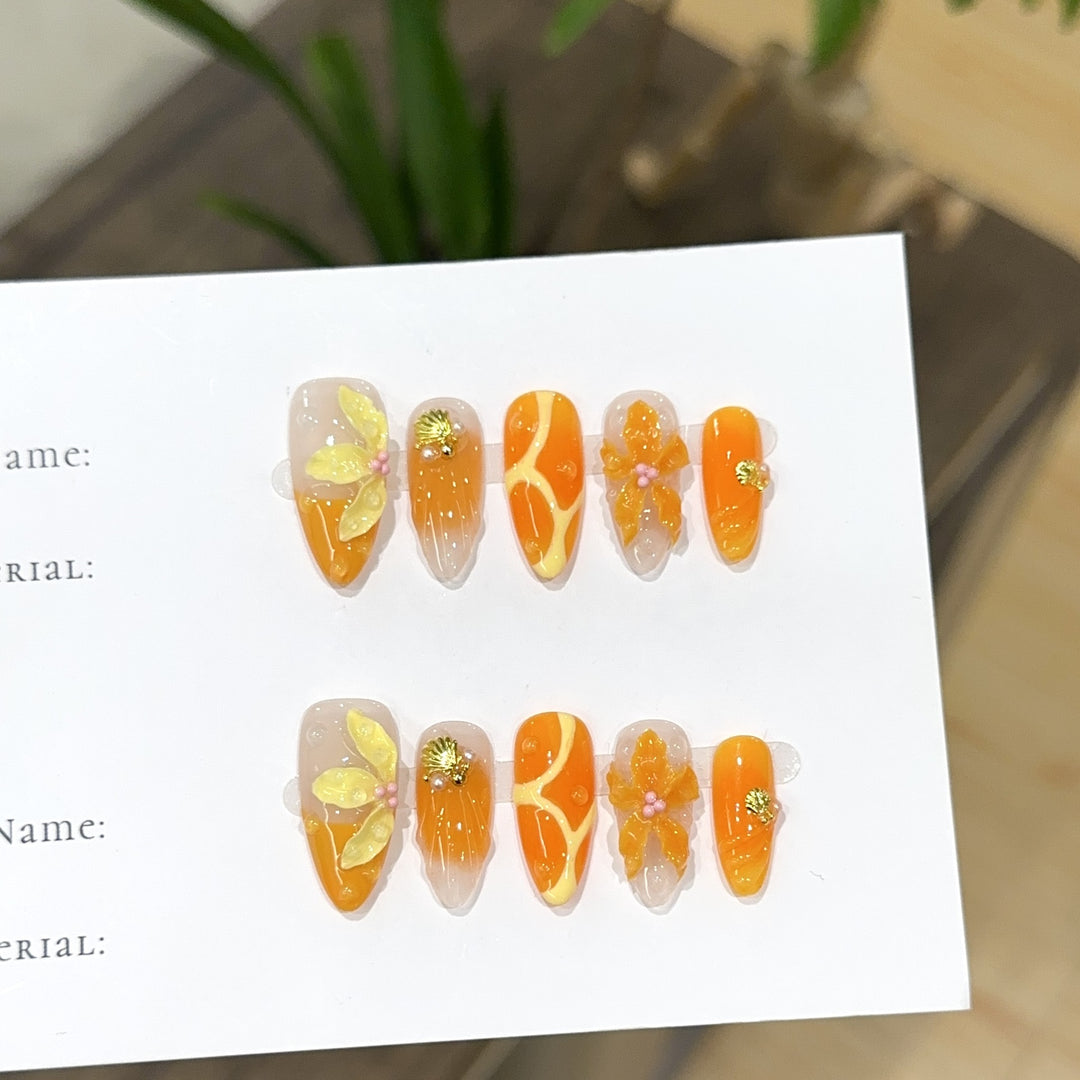 Artistic Floral Design Press-On Nail Set