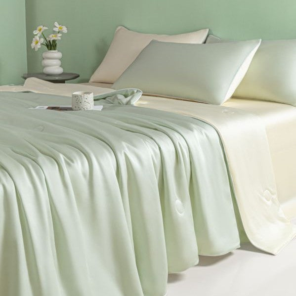 Ladies satin bed linen with stylish design Kalsten