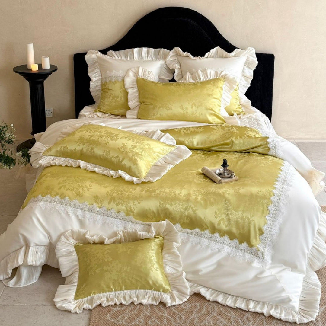 Luxurious satin bedding set with ruffles, jacquard pattern and lace trim