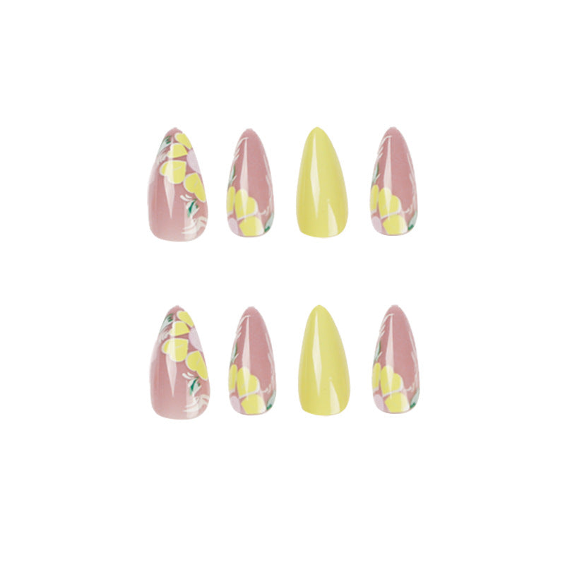 Artful Nail Art with Floral Design Kalsten