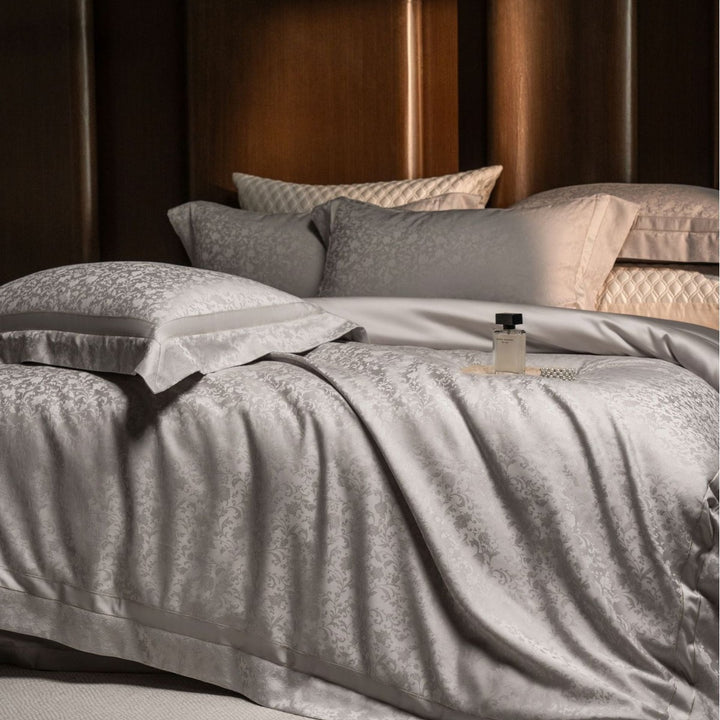 Luxurious satin jacquard bedding set with fine damask pattern and Oxford pillow