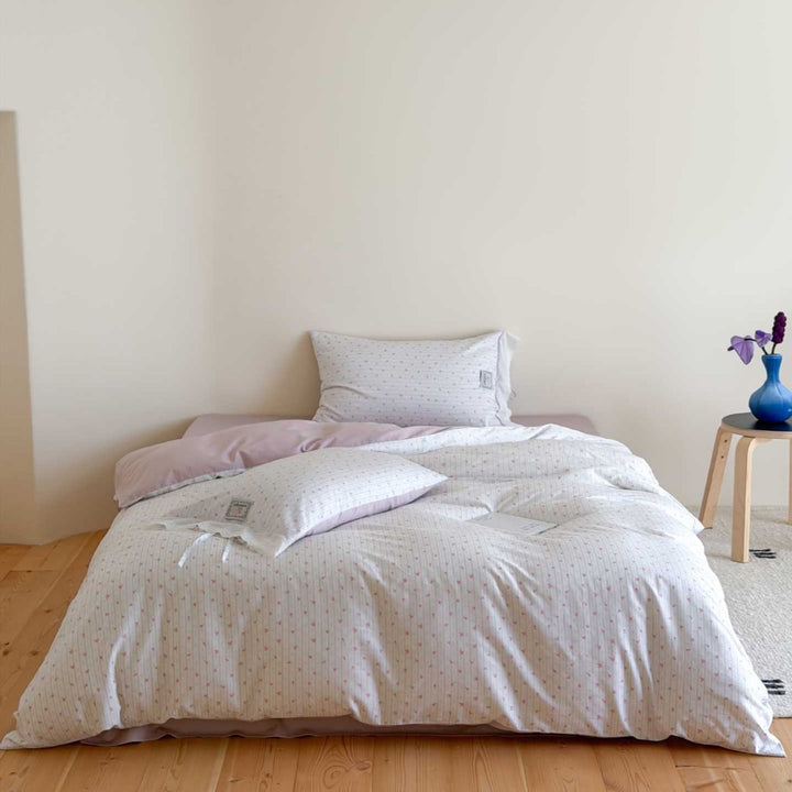 Romantic cotton bedding set with fine stripe and floral border print