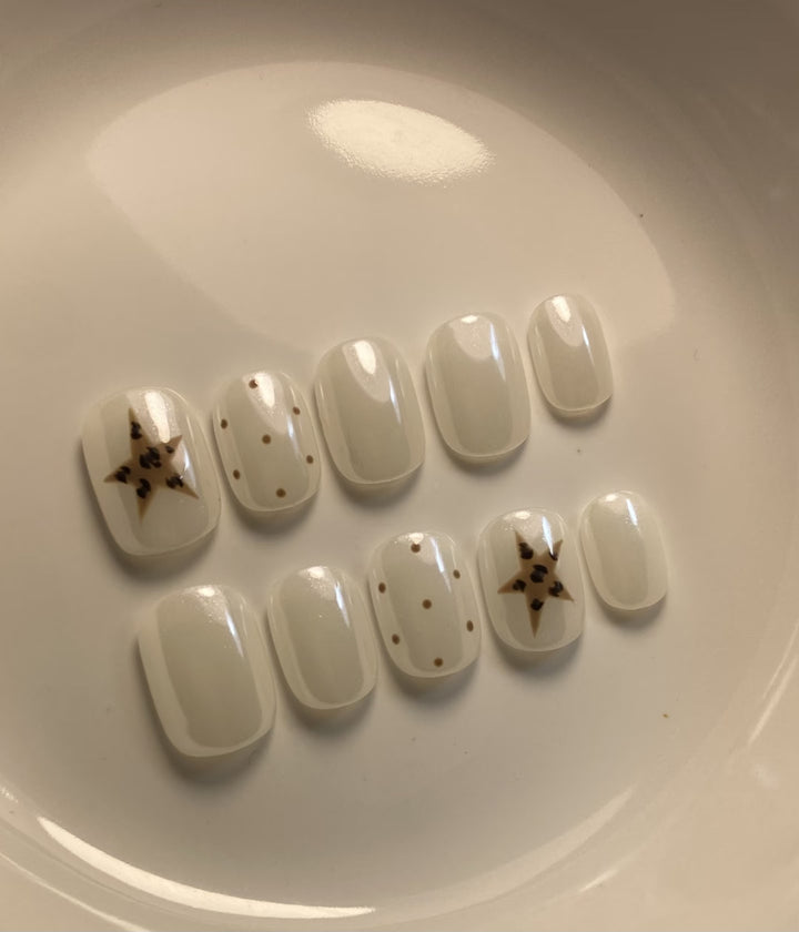 Artistic Star-Patterned Press-On Nails