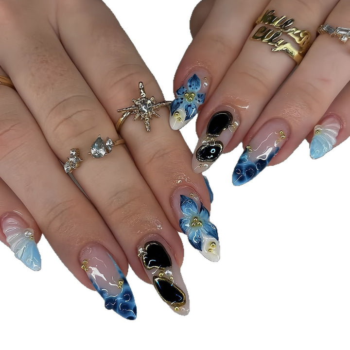 Artificial nails with exclusive floral and elegant 3D accents Kalsten