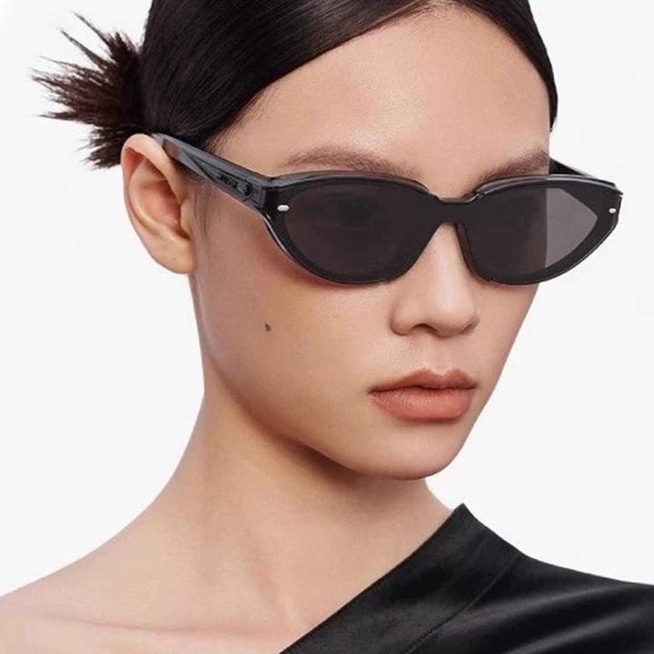 Women's fashionable sunglasses with contemporary design and protective UV filter Kalsten