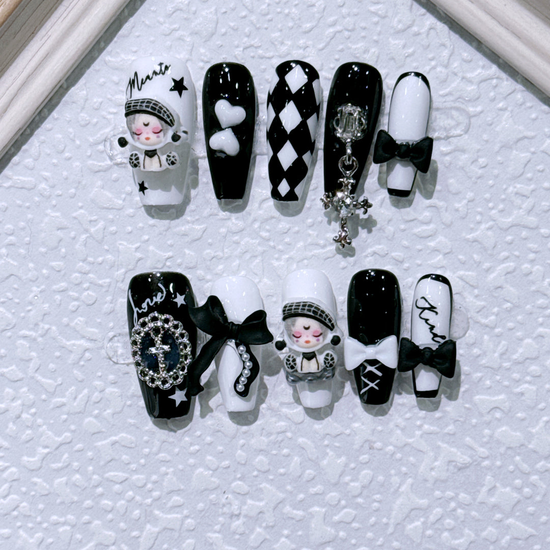 Elegant Character-Themed Decorative Press-On Nails
