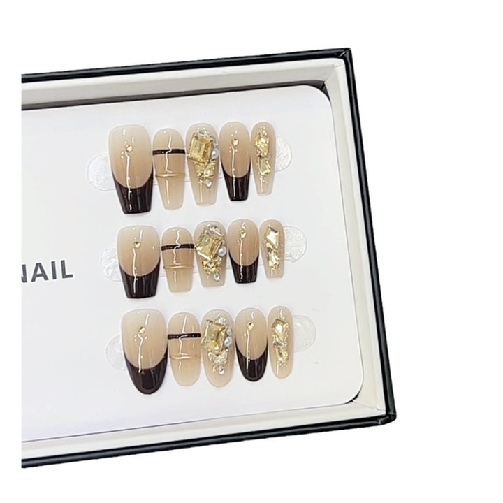 Premium Decorative Press-On Nail Set with Golden Accents Kalsten