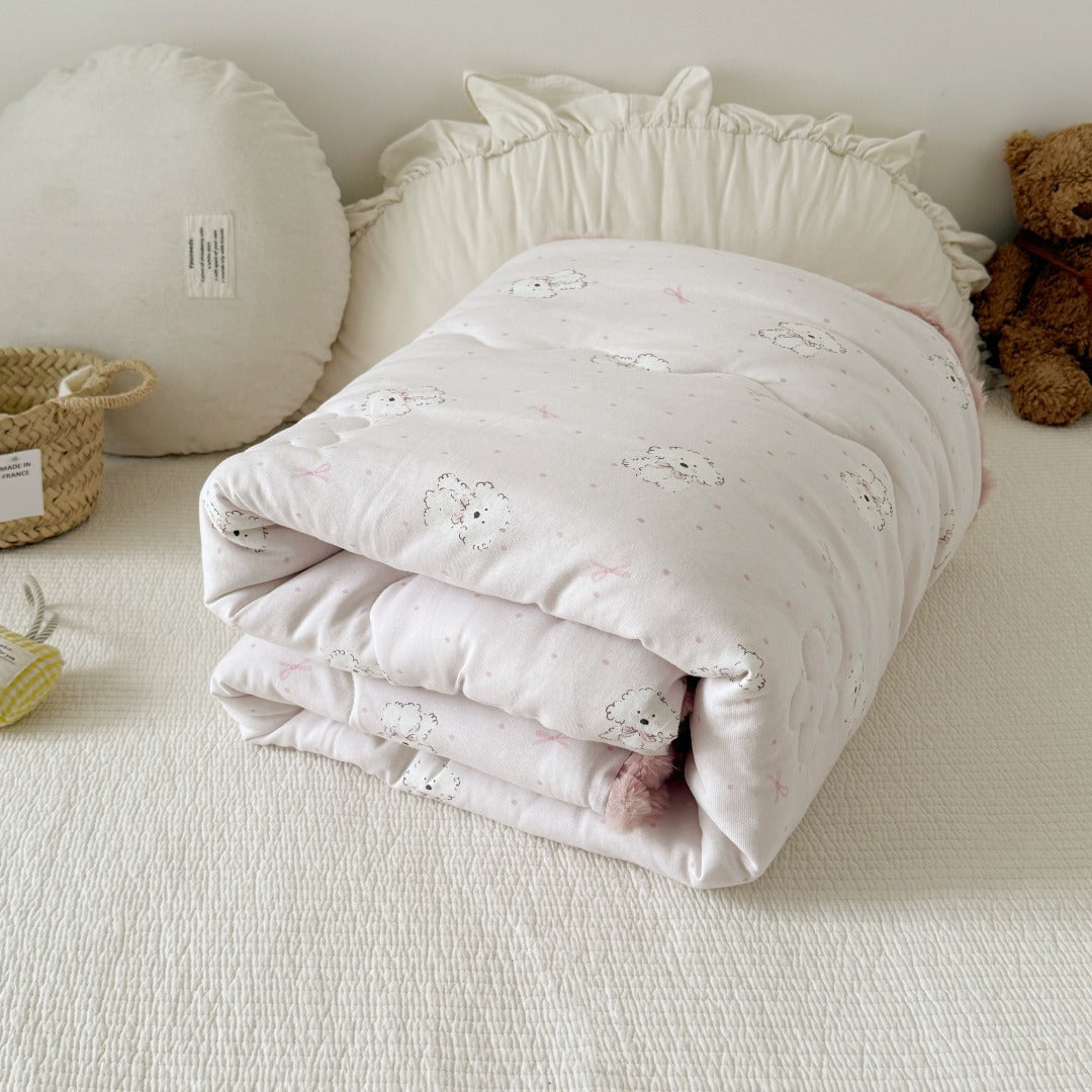 Cuddle blanket baby quilt with plush lining and bunny motif