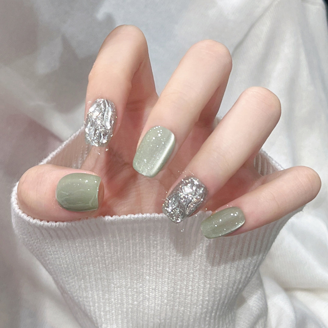 Decorative Press-On Nail Set with Glittery Finish