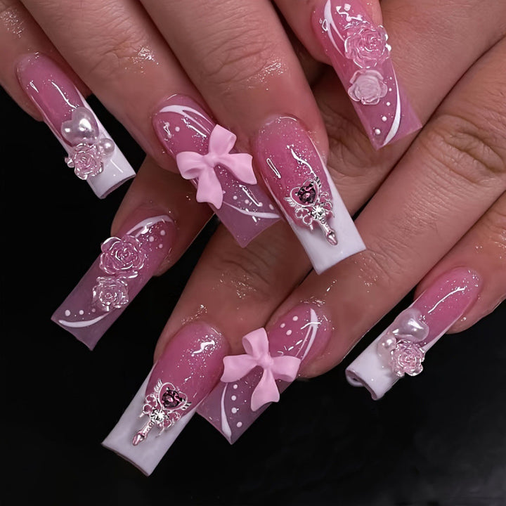 Acrylic nail set with glamorous golden accents Kalsten