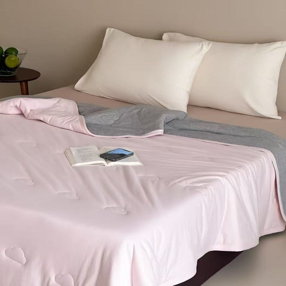 Bedding set made of breathable cotton percale with light stonewash