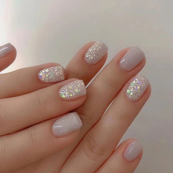 Stylish Press-On Nail Set with Shimmering Finish Kalsten