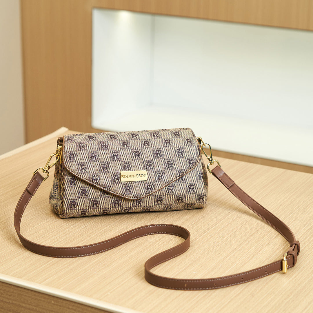 Elegant Chain-Detail Clutch Handbag
