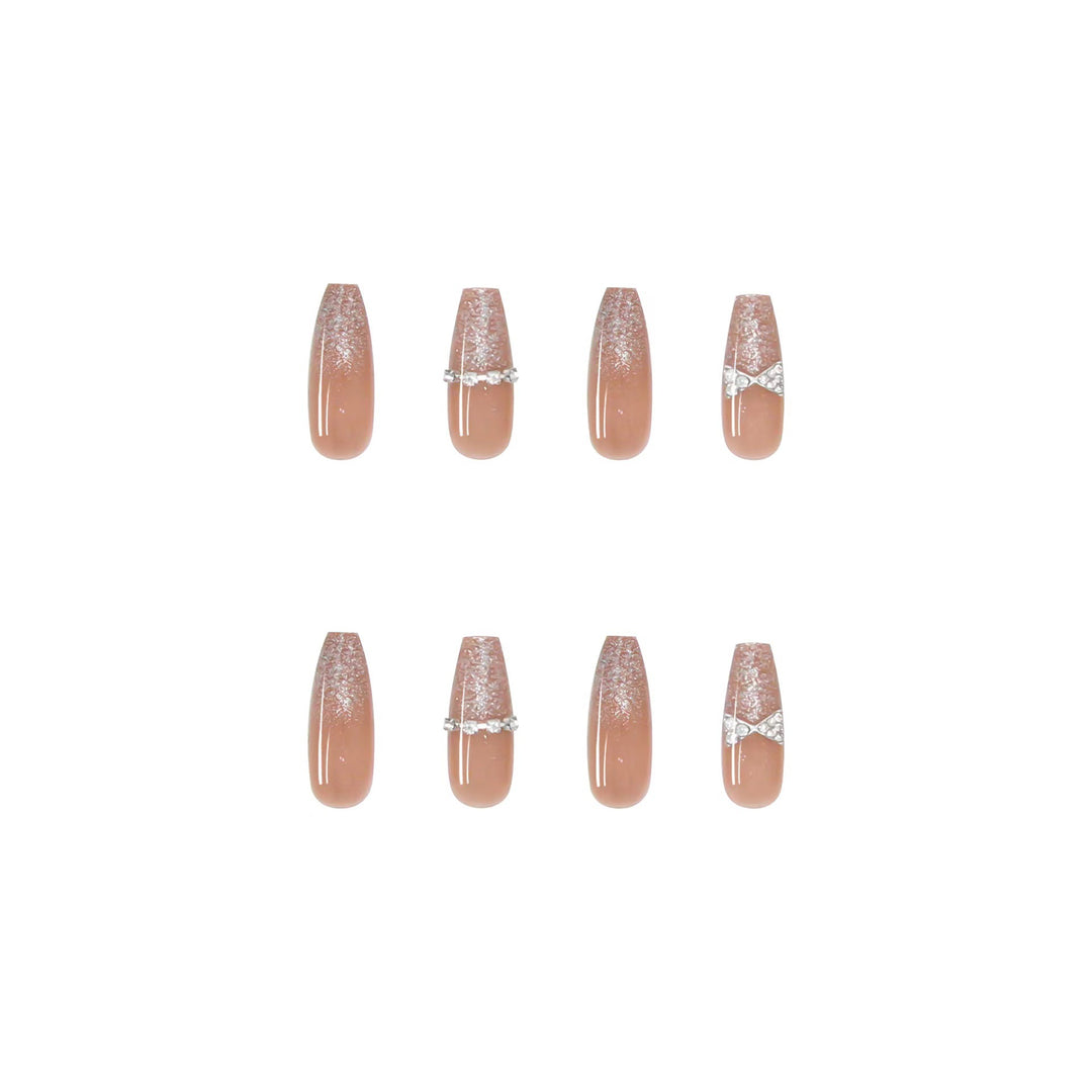 Elegant and sparkling artificial nails Kalsten
