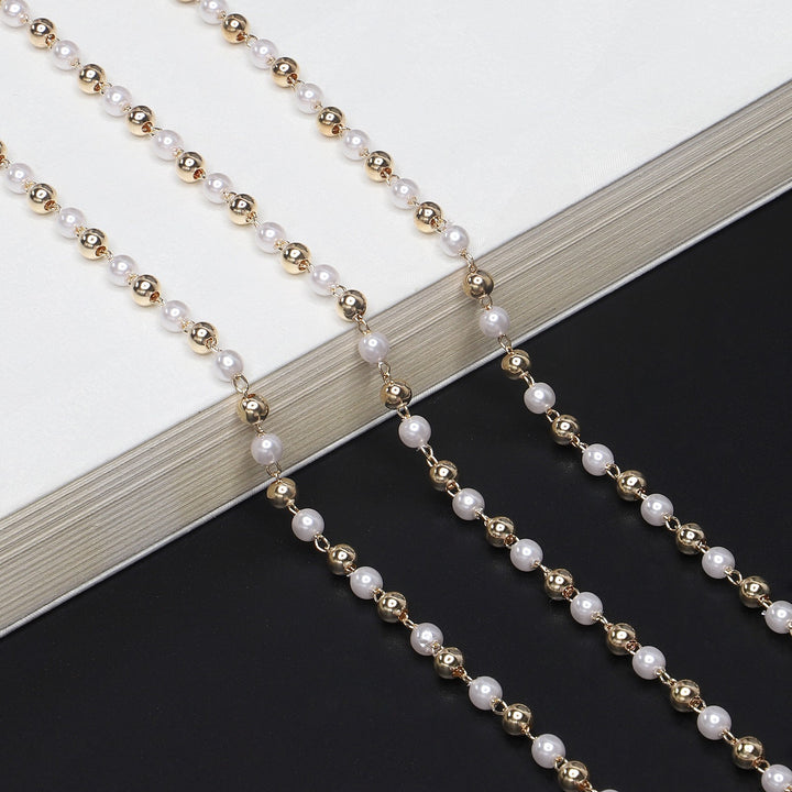 Elegant Heart-Shaped Pearl Chain Eyewear Holder Kalsten