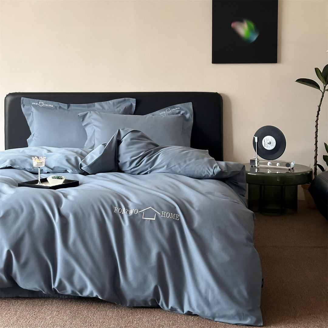 Modern cotton satin bed linen set with embroidered logo, extra soft hotel finish and zipper