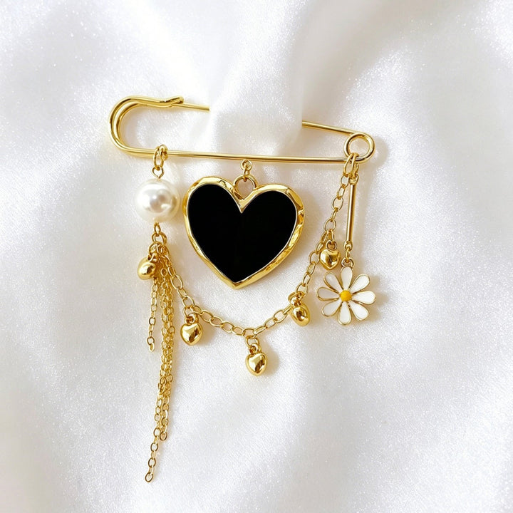 Elegant safety pin pendant Kalsten