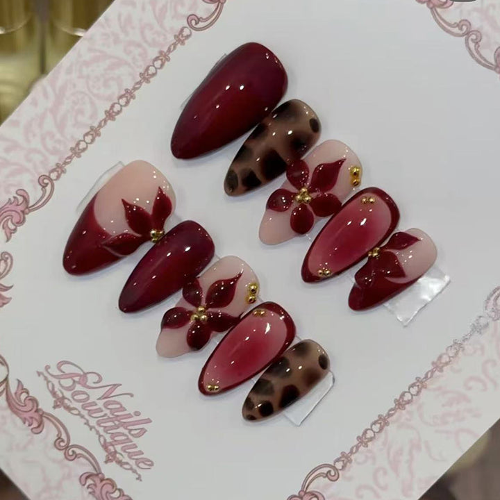 Artistic Press-On Nail Art Kalsten