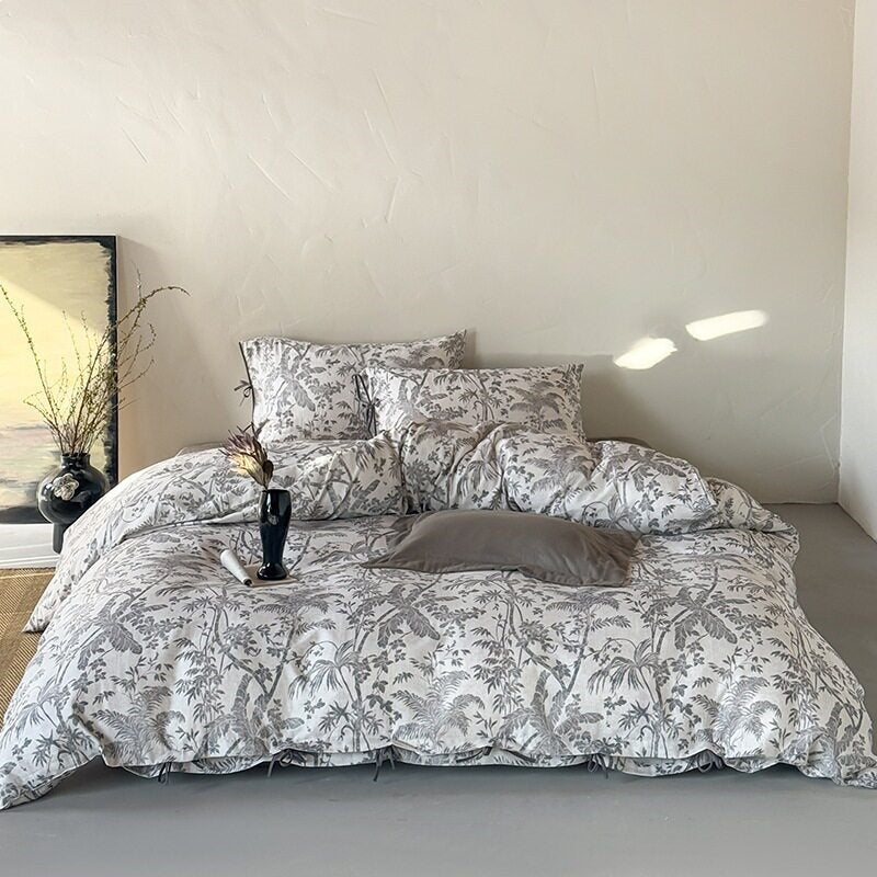 Luxury cotton satin bedding set with floral pattern and hotel closure