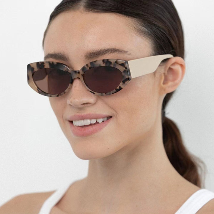 Women Cat-Eye Sunglasses in stylish plastic design Kalsten