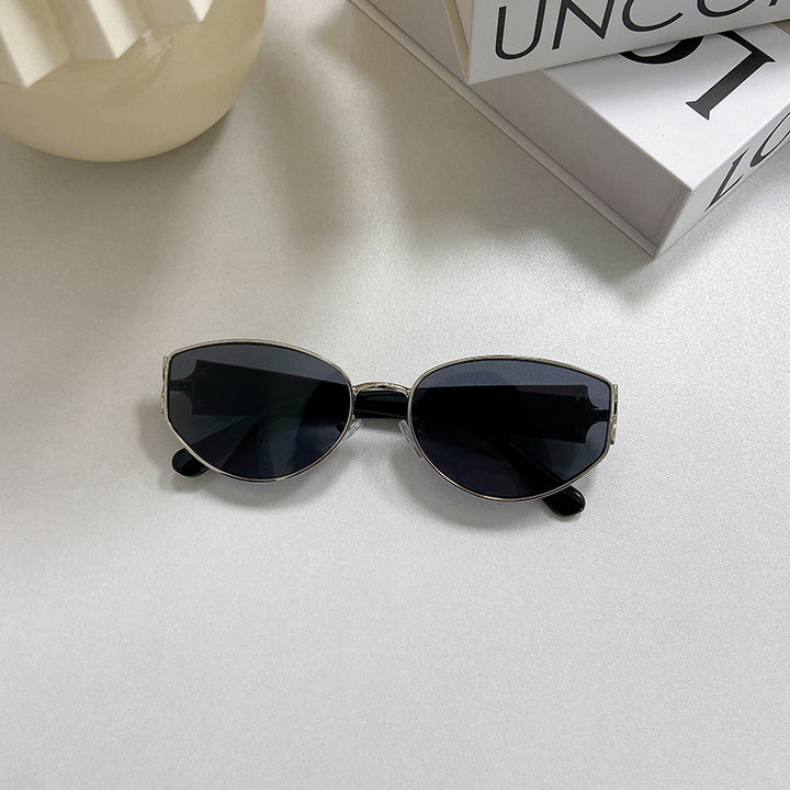 Fashionable Cat-Eye Sunglasses with Golden Frame Kalsten