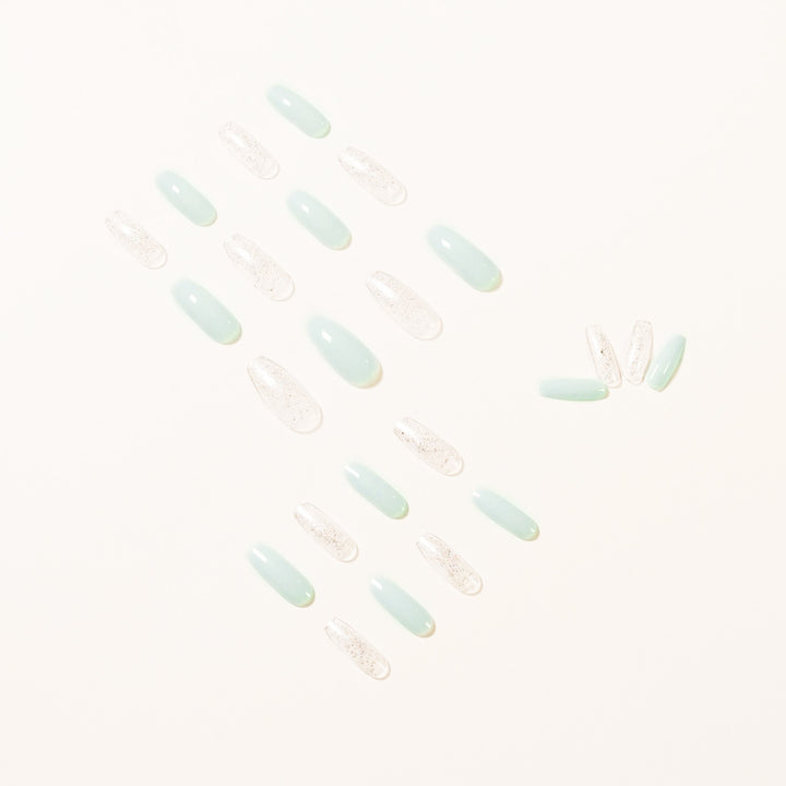 Elegant Nail Art with Glamorous Effects Kalsten