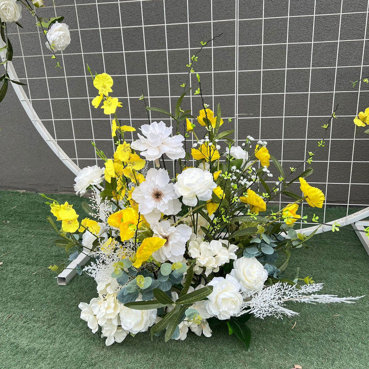 Autumn-Themed Decorative Floral Garland