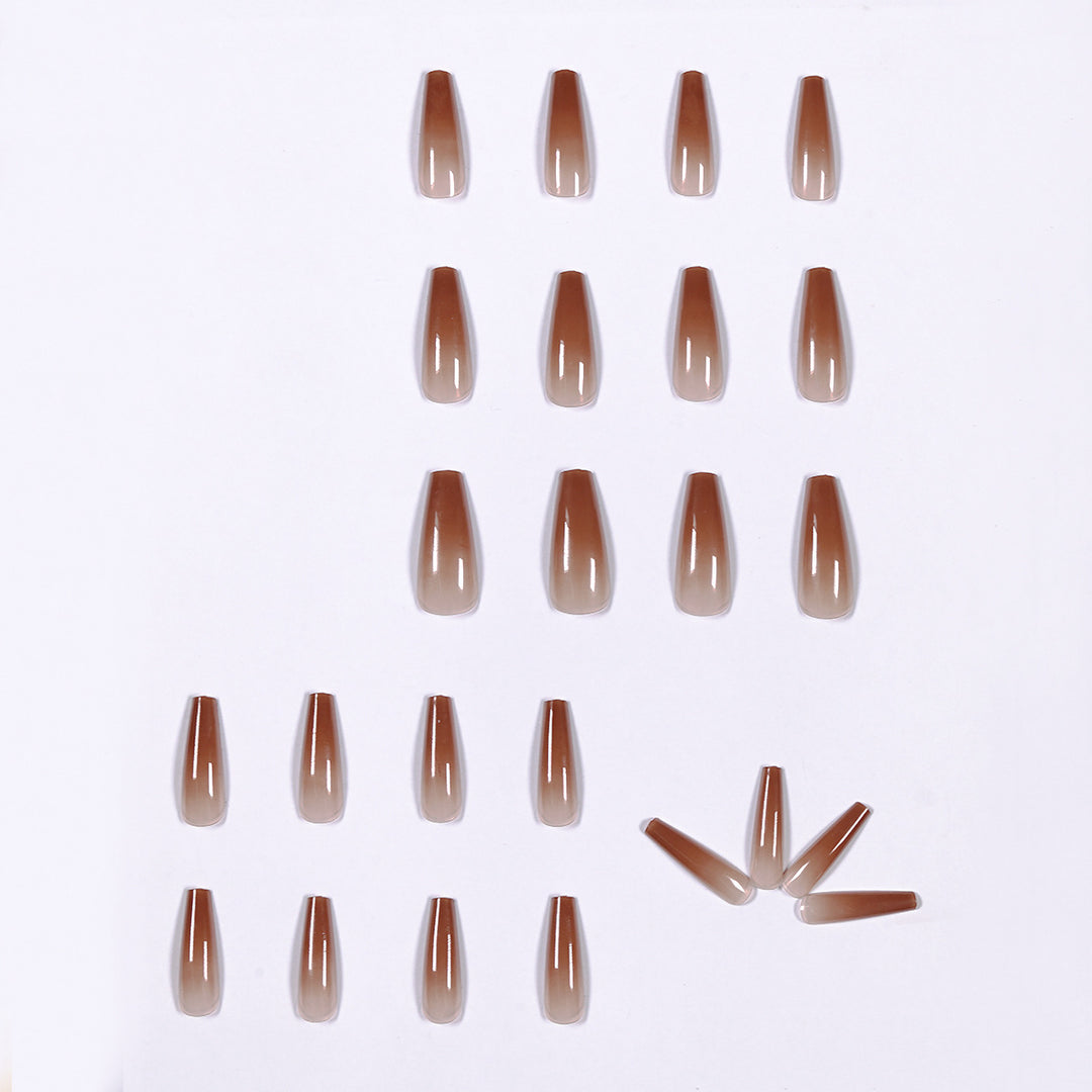 Luxurious artificial nails in modern stiletto design Kalsten