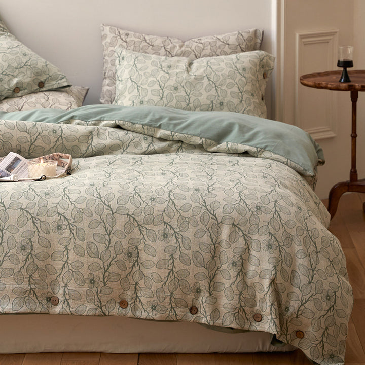 Bedding set made of cotton percale with fine floral woven texture and decorative bows