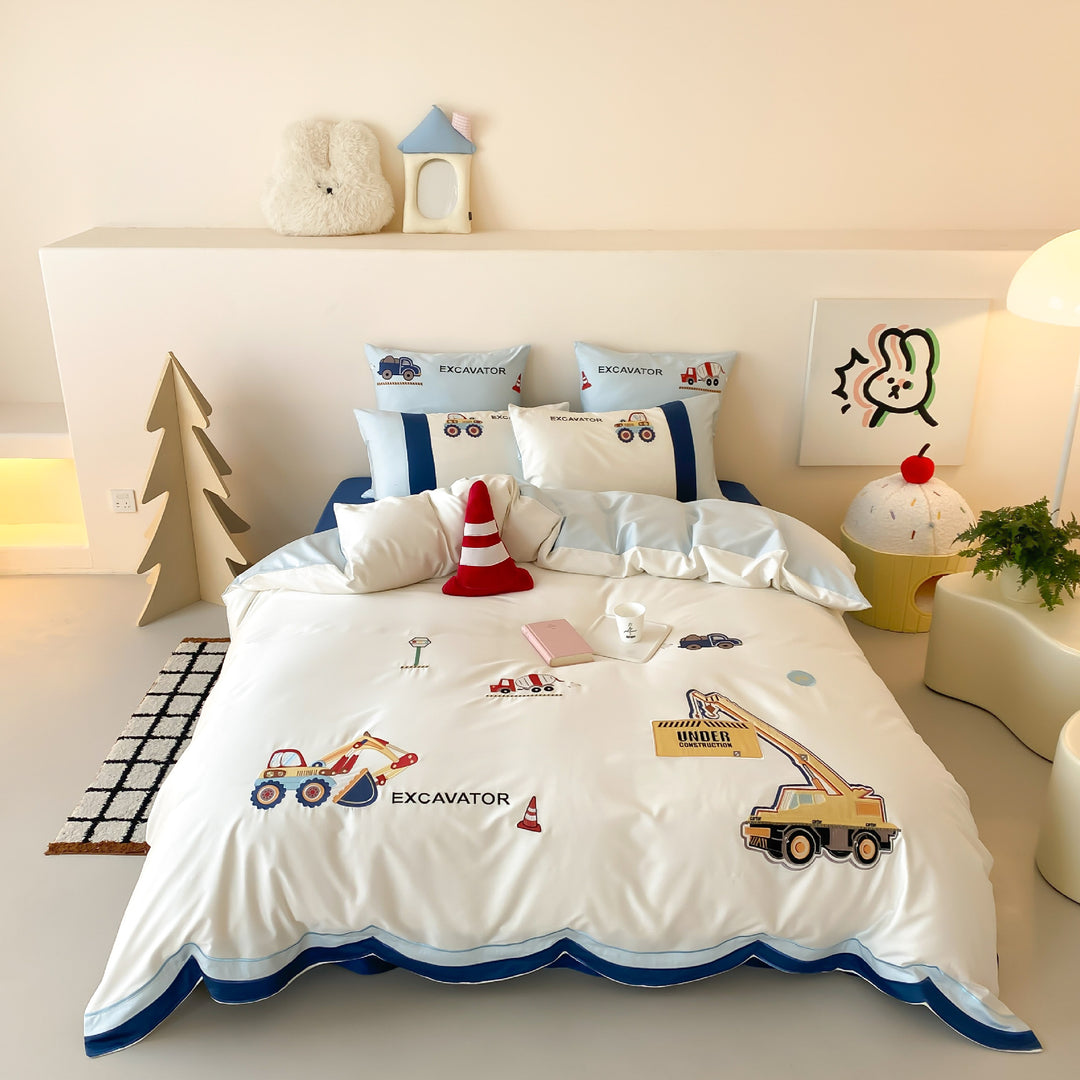 Children's bedding set with detailed construction site motif made from soft cotton satin