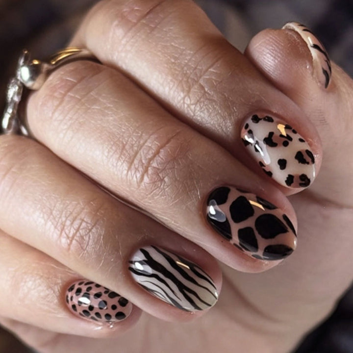 Colored Artificial Nail Set Kalsten