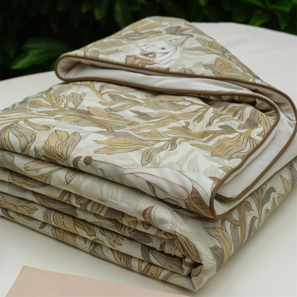 Reversible quilted bedspread and bed cover with floral jacquard pattern and lightweight all-season filling